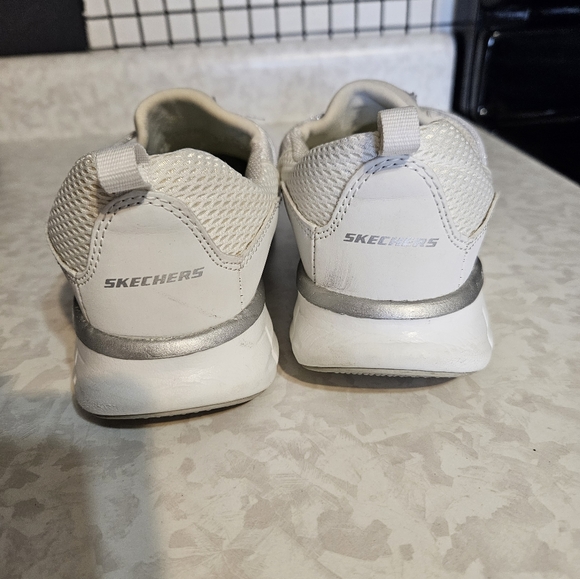 SKETCHERS SYNERGY SPORT 12100 CASUAL WOMENS SIZE 6 WHITE SLIP ON PRELOVED - Picture 5 of 6